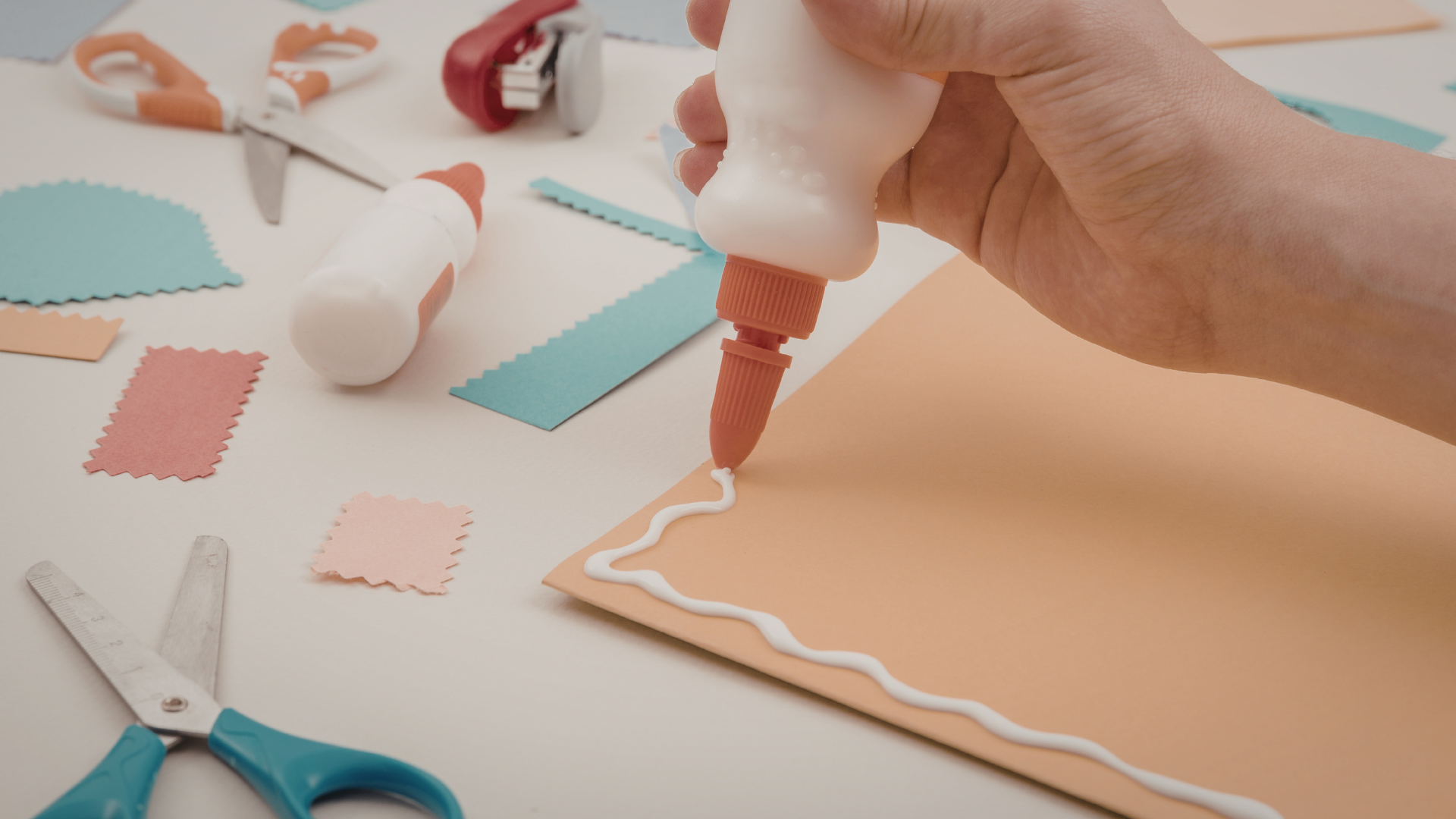 Pegamento multiusos para casa y hobbies